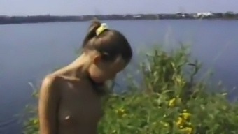 Tysk Teenager Giver Blowjob Og Bliver Kneppet Udenfor Af Sin Amatør Kæreste