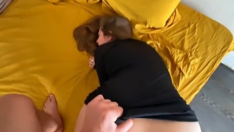 Juicy Girl Gives Oral Pleasure, Reveals Her Buttocks And Rides The Penis Like A Cowgirl - Sofia
