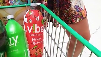 I Reveal My Buttocks In The Shopping Area And Perform Oral Sex On A Worker Outdoors