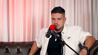 Bare Fans: Er Det Kjærlighet Eller Bare Penger?
