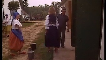 Vakre Brunette Får Fitta Fingret Og Ansiktet Knullet I En Full Film.